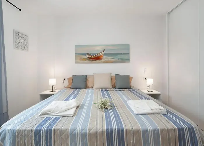 Sunset Lux Floritas Апартаменти *